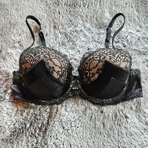 32D pleasure state White Label bra 32 D lace velvet gorgeous 😍